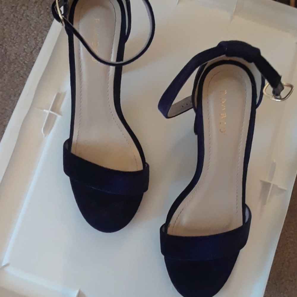 Bamboo shoes size 8 (Rampage)
